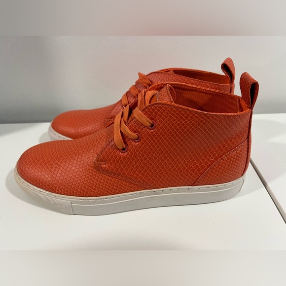 Black Scale Orange Textured Sneakers - Picture 1 of 8